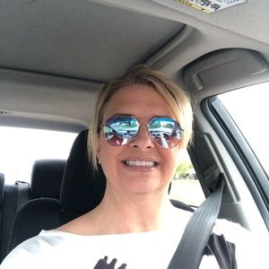 Meet your Posher, Sandy